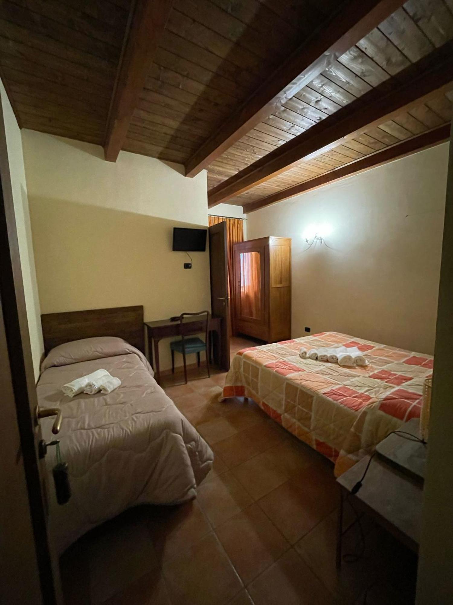 La Locanda Del Poeta Acri Ngoại thất bức ảnh